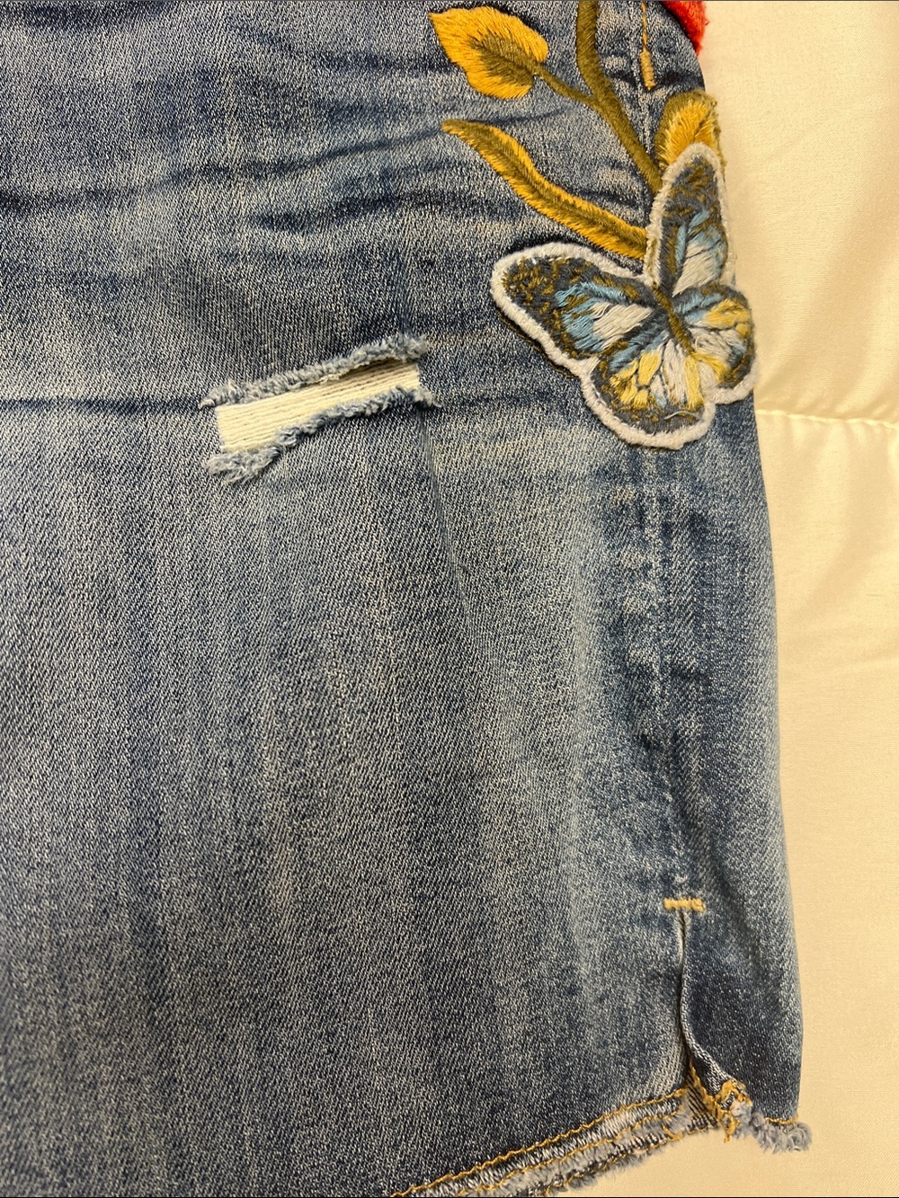 DRIFTWOOD Blue Denim Embroidered Floral Bermuda Shorts sz 27 - Picture 7 of 11